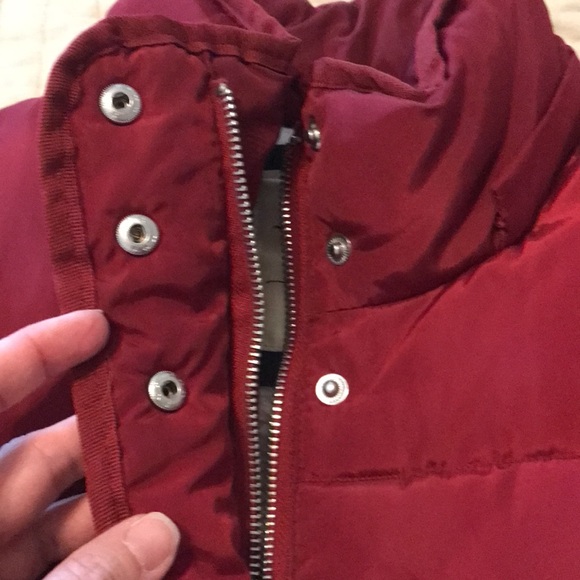 Burgundy puffer vest - Picture 4 of 5